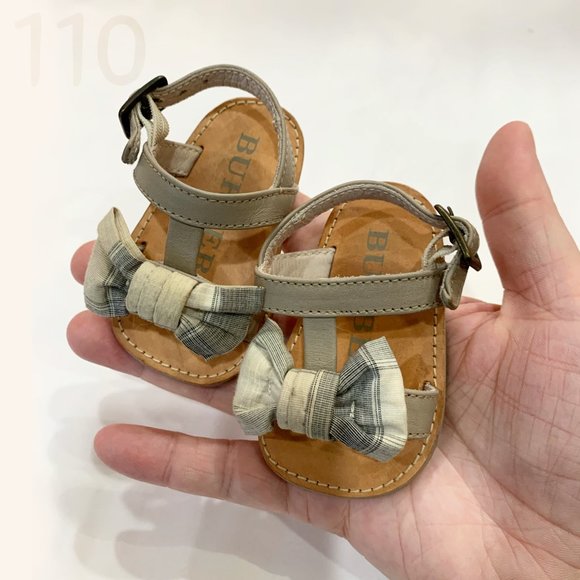 Burberry Baby Check Bow Sandals - Size Newborn - Picture 2 of 3